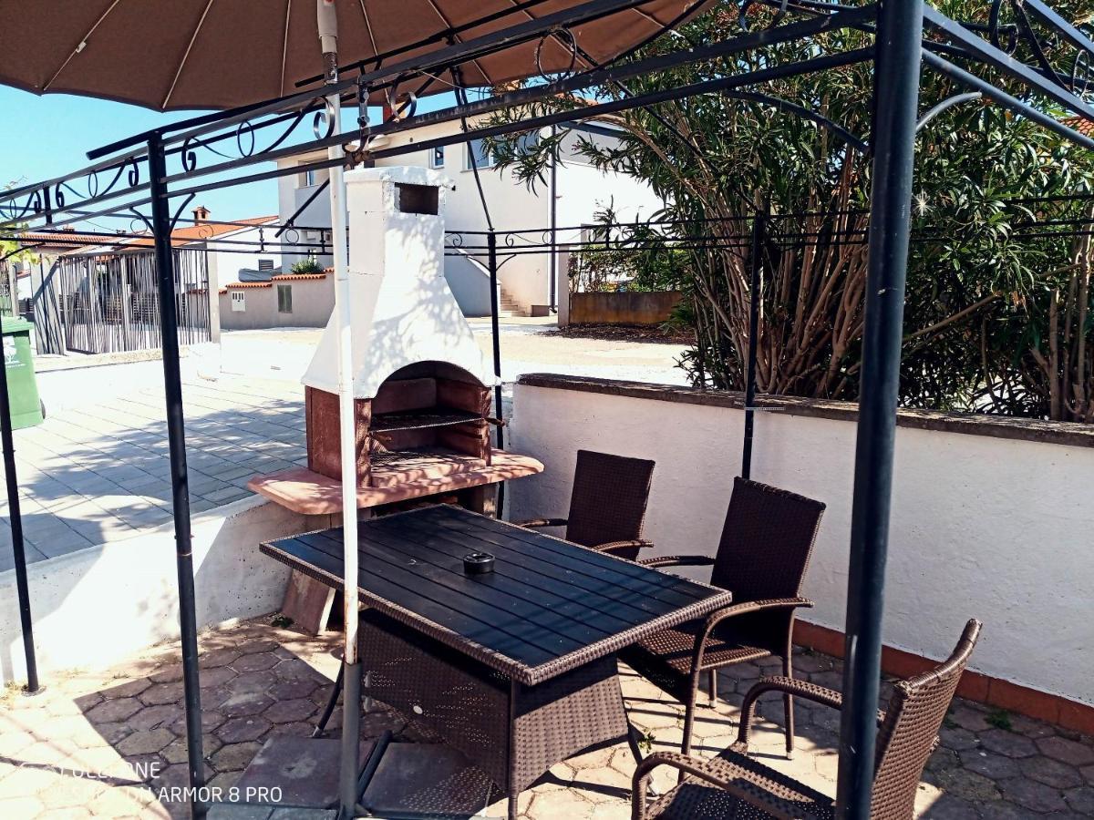 Abelia Pool View Studio Pula Bagian luar foto